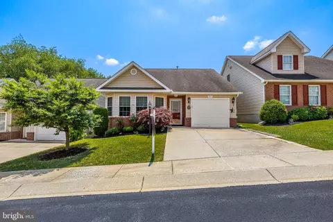 201 Frock Dr #15, Westminster, MD 21157