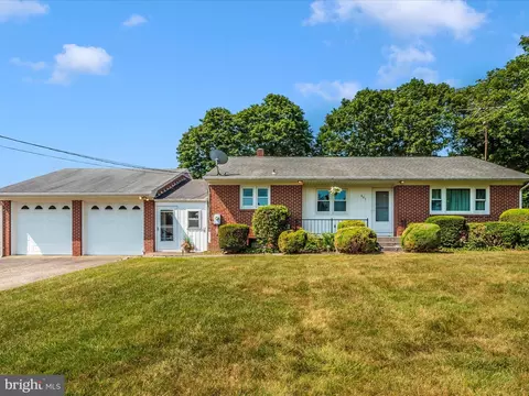 2407 Lawndale Rd, Finksburg, MD 21048