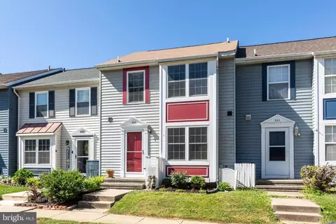 882 Gaming Sq, Hampstead, MD 21074