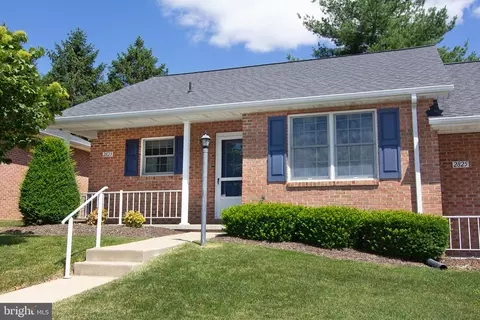 2823 Carlisle Dr #14, New Windsor, MD 21776