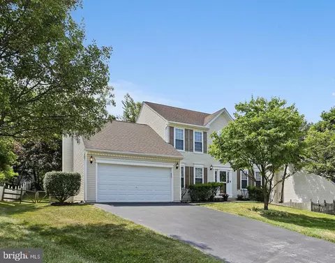 1045 Caren Dr, Sykesville, MD 21784