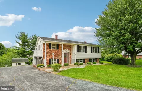 800 Wisteria Dr, Westminster, MD 21157