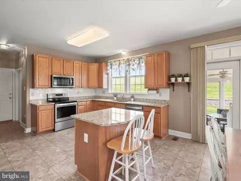 Kitchen - 2425 Burton Dr, New Windsor, MD 21776 photo 5 of 10