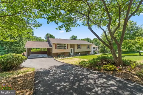5831 Westchester Hills Ct, Sykesville, MD 21784