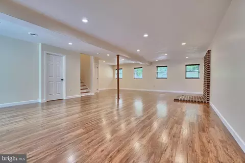 Living - 715 Hook Rd, Westminster, MD 21157 photo 10 of 12