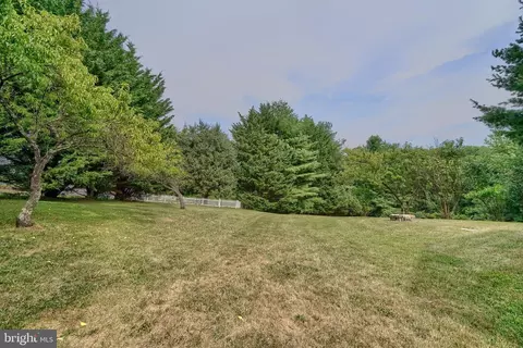 Exterior - 715 Hook Rd, Westminster, MD 21157 photo 9 of 10