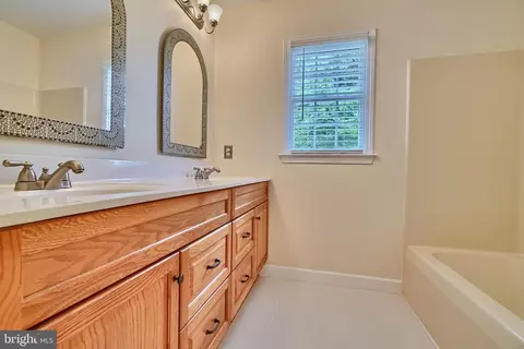 Bath - 715 Hook Rd, Westminster, MD 21157 photo 2 of 5
