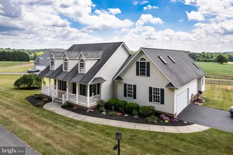 3267 Rolari Dr, Taneytown, MD 21787