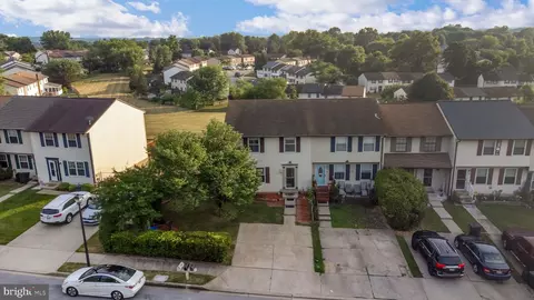 View/Area - 731 Windsor Dr, Westminster, MD 21158 photo 10 of 12