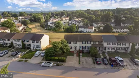View/Area - 731 Windsor Dr, Westminster, MD 21158 photo 8 of 12