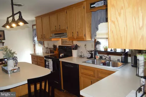 Kitchen - 37 1 Middle St, Taneytown, MD 21787 photo 3 of 5