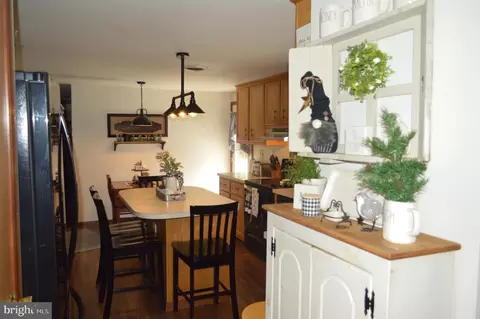 Entry Way - 37 1 Middle St, Taneytown, MD 21787 photo 5 of 7