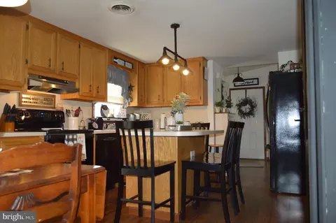 Entry Way - 37 1 Middle St, Taneytown, MD 21787 photo 4 of 7