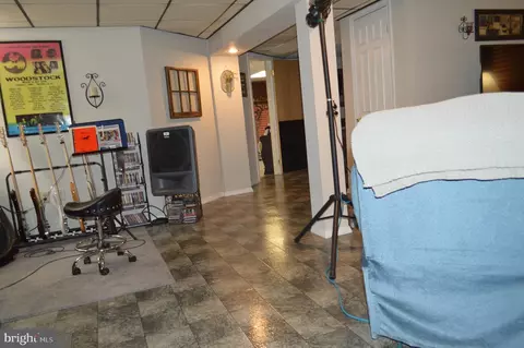 Entry Way - 37 1 Middle St, Taneytown, MD 21787 photo 7 of 7