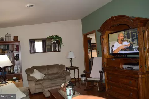 Entry Way - 37 1 Middle St, Taneytown, MD 21787 photo 2 of 7