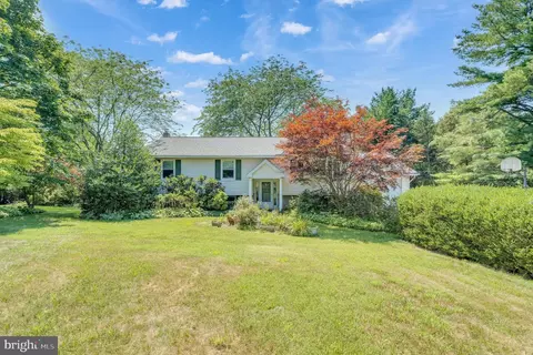 689 Brandy Ln, Westminster, MD 21157