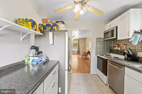 Entry Way - 943 Ruby Dr, Westminster, MD 21158 photo 3 of 4