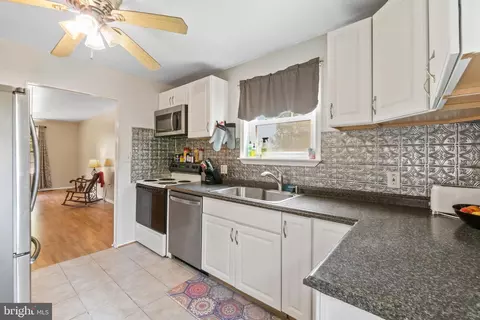 Kitchen - 943 Ruby Dr, Westminster, MD 21158 photo 1 of 2
