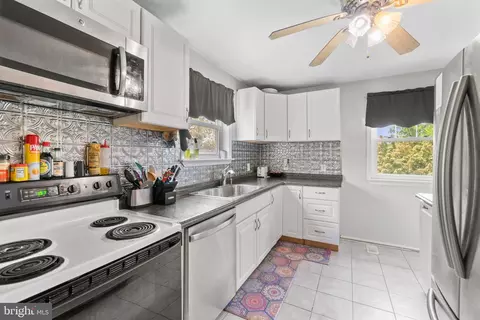 Kitchen - 943 Ruby Dr, Westminster, MD 21158 photo 2 of 2