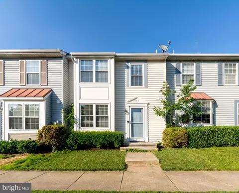 671 Boxwood Dr, Hampstead, MD 21074