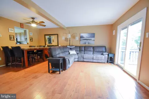 4548 Whetstone Ct, Hampstead, MD 21074 photo 2