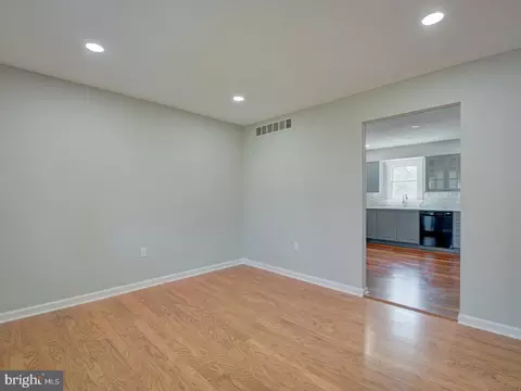 Living - 4125 Ridge Rd, Westminster, MD 21157 photo 13 of 23