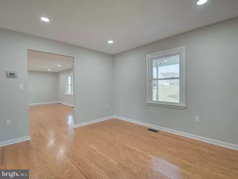 Living - 4125 Ridge Rd, Westminster, MD 21157 photo 11 of 23