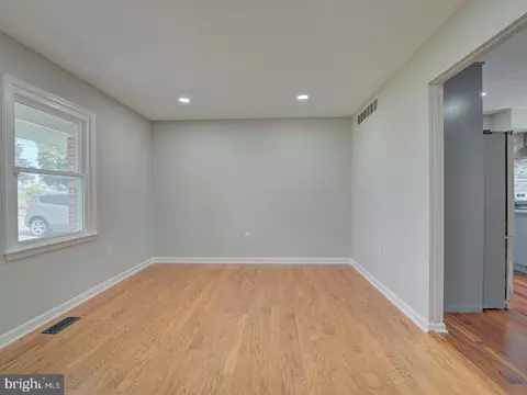 Living - 4125 Ridge Rd, Westminster, MD 21157 photo 10 of 23