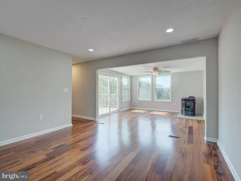 Living - 4125 Ridge Rd, Westminster, MD 21157 photo 6 of 23