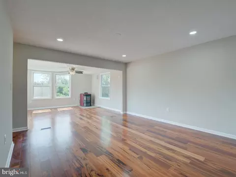 Living - 4125 Ridge Rd, Westminster, MD 21157 photo 5 of 23