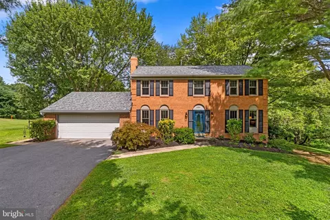 494 Tanglewood Dr, Sykesville, MD 21784