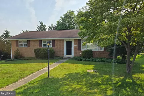 1002 Terrace Ct, Hampstead, MD 21074