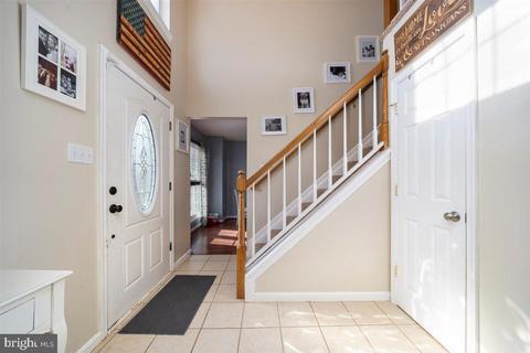 682 Sunder Ln, Hampstead, MD 21074 photo 5