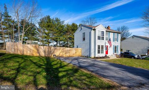 682 Sunder Ln, Hampstead, MD 21074 photo 2