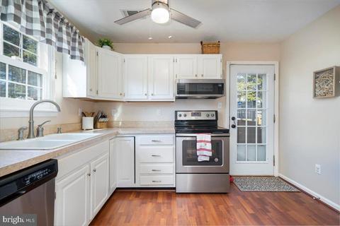 682 Sunder Ln, Hampstead, MD 21074 photo 10