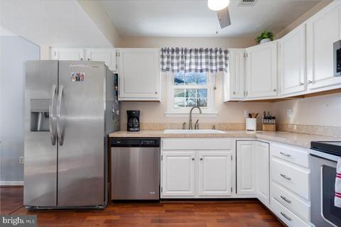 682 Sunder Ln, Hampstead, MD 21074 photo 11