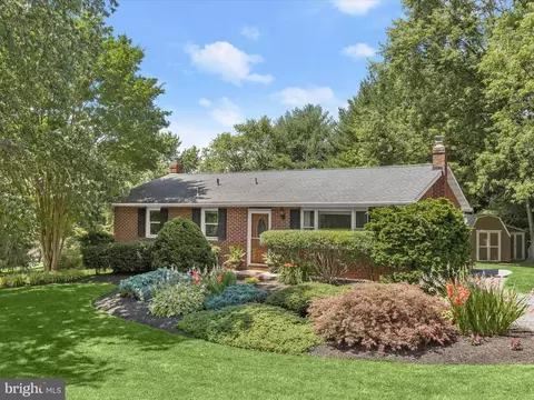 11 Denby Dr, Sykesville, MD 21784