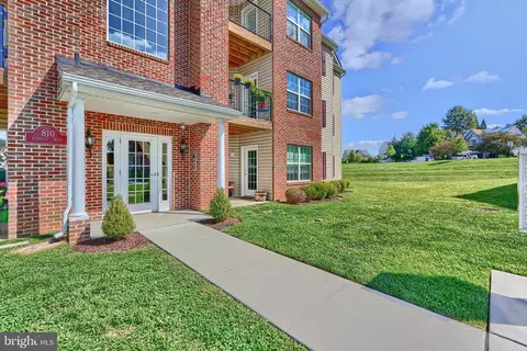 810 Wembley Dr #3D, Hampstead, MD 21074