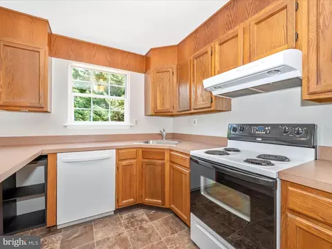 456 Logan Dr, Westminster, MD 21157 photo 11