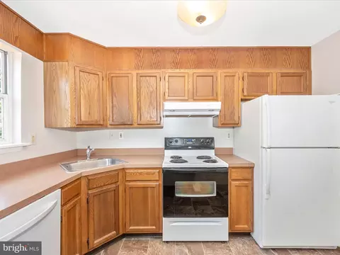 456 Logan Dr, Westminster, MD 21157 photo 8