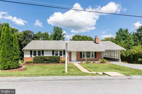 602 Geneva Dr, Westminster, MD 21157