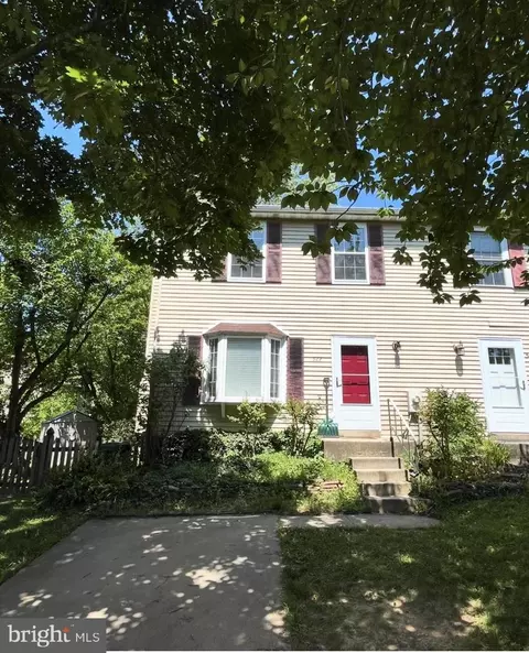 523 Bunker Hill Ct, Sykesville, MD 21784
