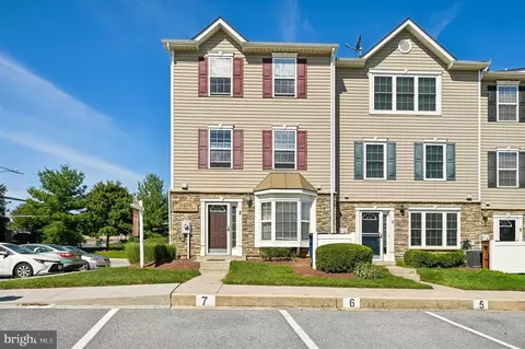 6498 Cornwall Dr #8, Sykesville, MD 21784
