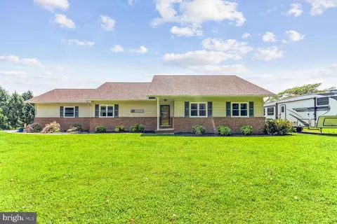 5653 French Ave, Sykesville, MD 21784