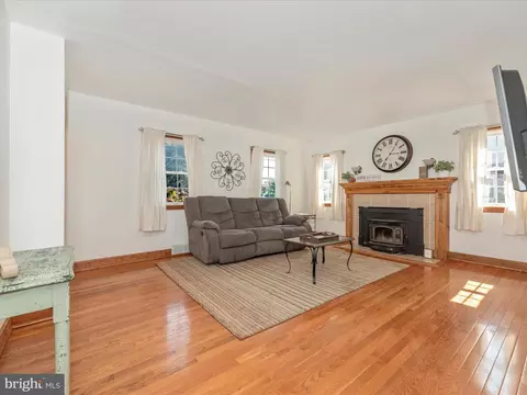 429 Hook Rd, Westminster, MD 21157 photo 4