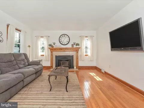 429 Hook Rd, Westminster, MD 21157 photo 6