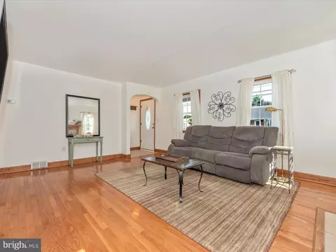 429 Hook Rd, Westminster, MD 21157 photo 8