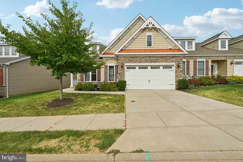 2746 Vistas Dr #10, Manchester, MD 21102