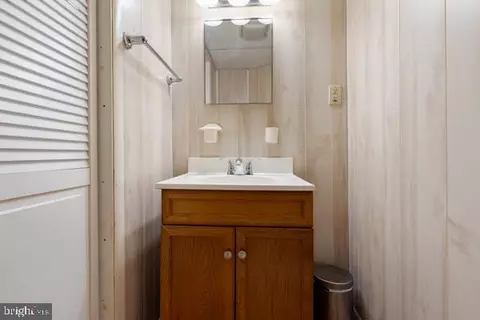 Bath - 425 Hook Rd, Westminster, MD 21157 photo 3 of 3