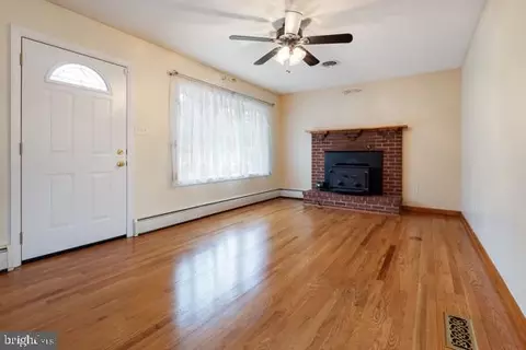 Living - 425 Hook Rd, Westminster, MD 21157 photo 3 of 5